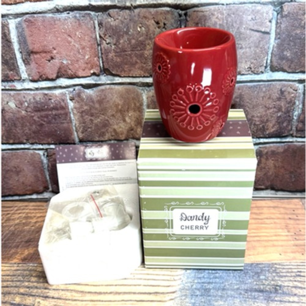 Scentsy DANDY CHERRY Plug-In Wall Nightlight Wax Warmer Red Flowers Retired Box